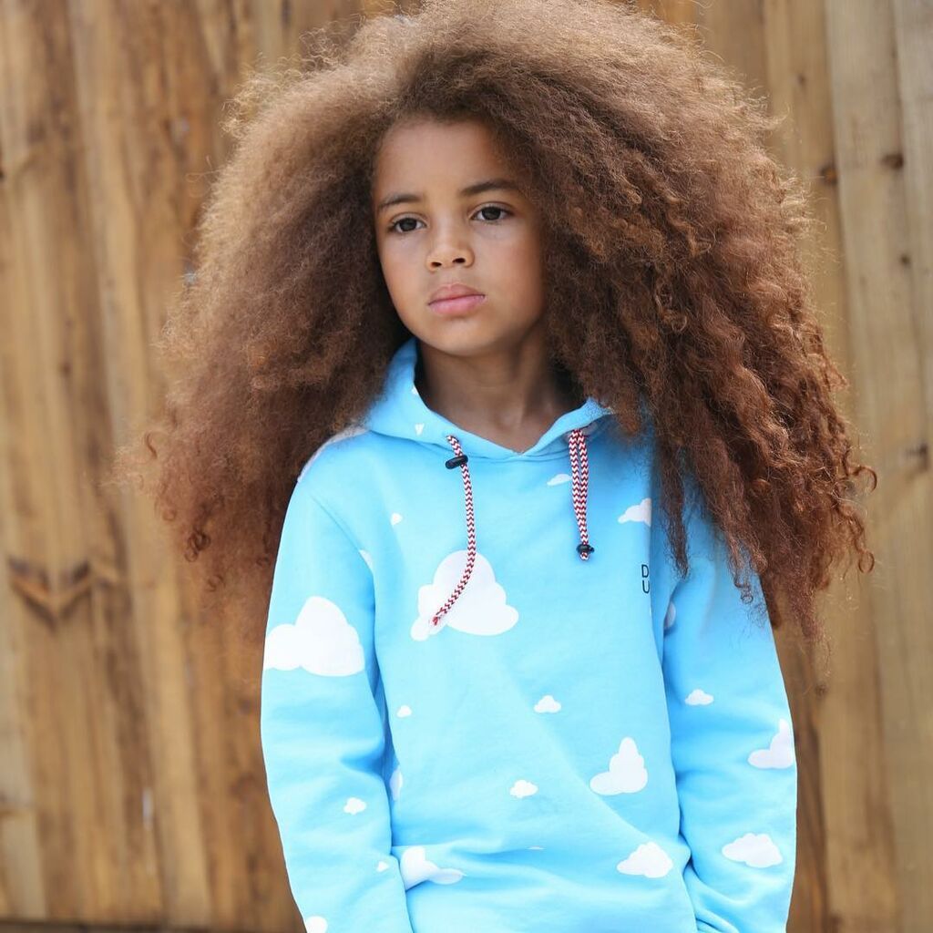 Γνωρίστε τον επτάχρονο που έχει τρελάνει το Instagram  με τα μαλλιά του (pics) 