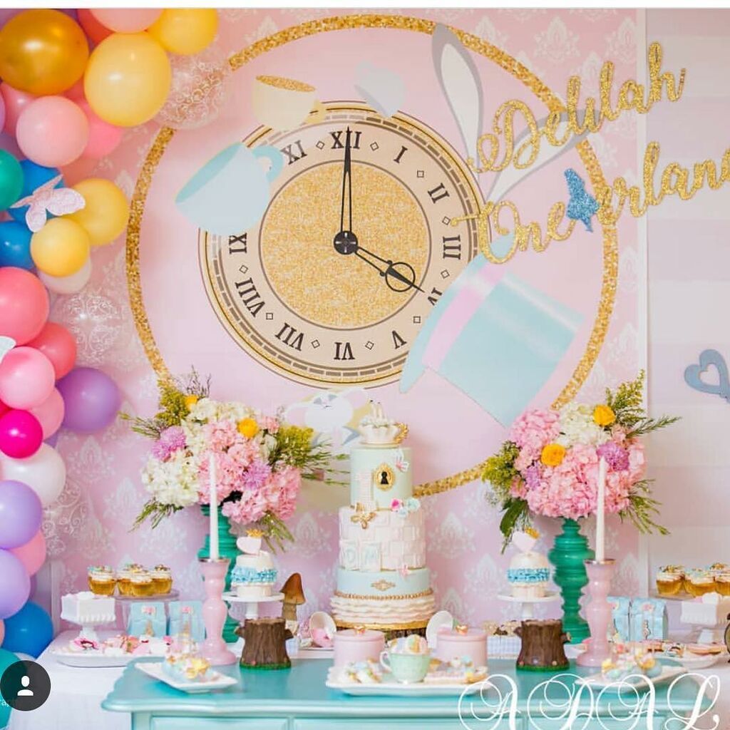 Παιδικό πάρτι με θέμα η Αλίκη στη χώρα των Θαυμάτων - Κάντο όπως η  Kim Kardashian (pics)