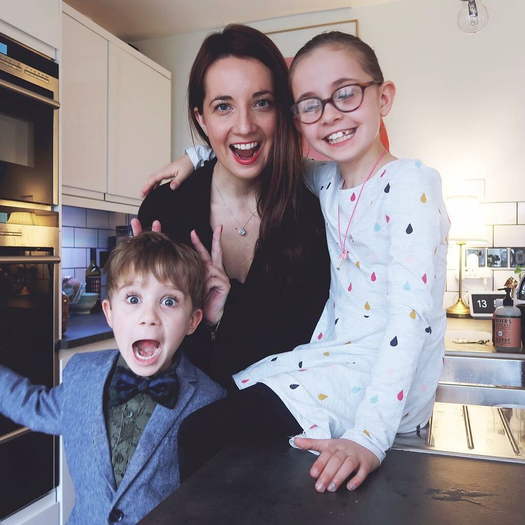  Μια μαμά περιγράφει πώς ένιωσε την πρώτη φορά που κράτησε αγκαλιά τη νεογέννητη κόρη της (pics) 