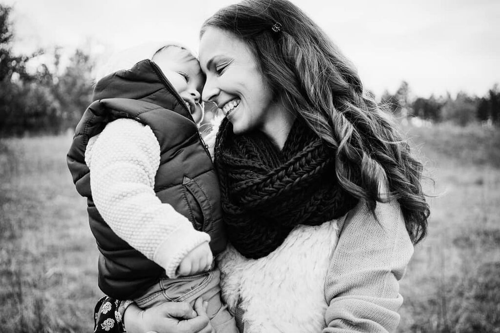 Φωτογράφος αποκαλύπτει μυστικά και δίνει οδηγίες για τη φωτογράφιση νεογέννητων (pics)