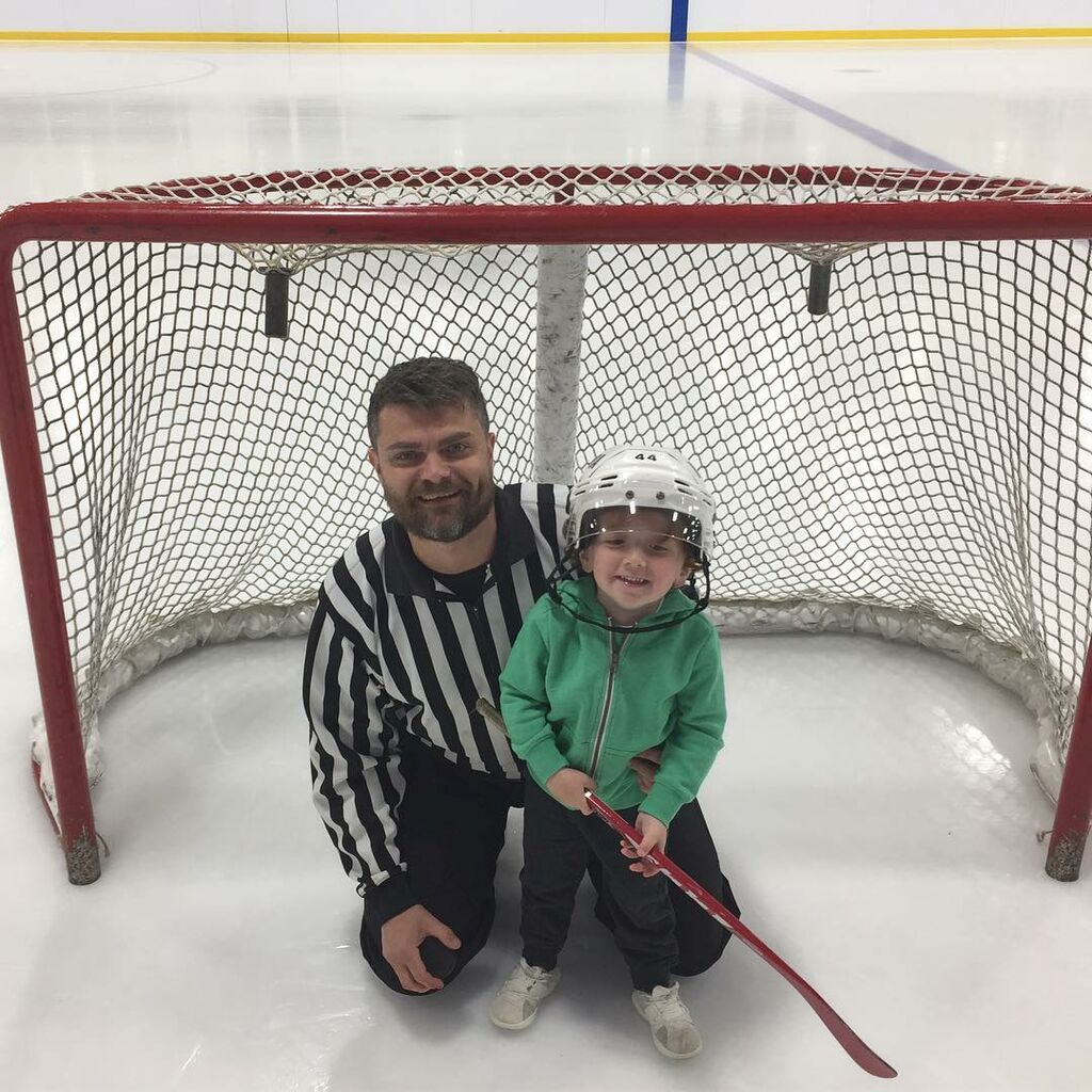 Ένας μπαμπάς διδάσκει στην κόρη του πώς να μην φοβάται να είναι ευτυχισμένη (pics)