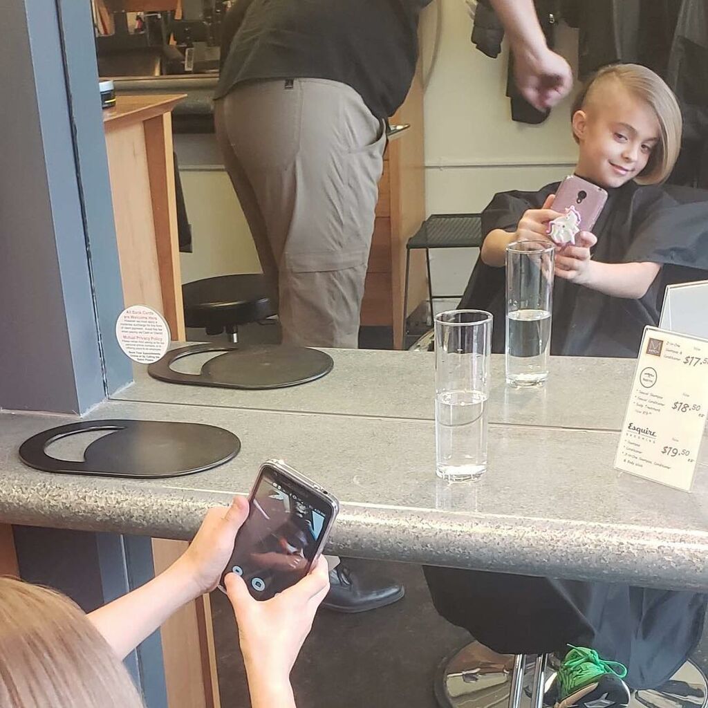 Ένας μπαμπάς διδάσκει στην κόρη του πώς να μην φοβάται να είναι ευτυχισμένη (pics)