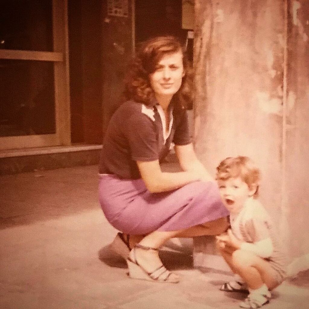 Ζέτα Μακρυπούλια: Άνοιξε το παιδικό της άλμπουμ και μας δείχνει 4 φωτογραφίες (pics)