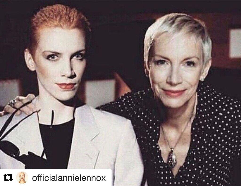 Οι φωτογραφίες που έγινε viral: Διάσημοι ποζάρουν με τον νεότερο εαυτό τους (pics) 