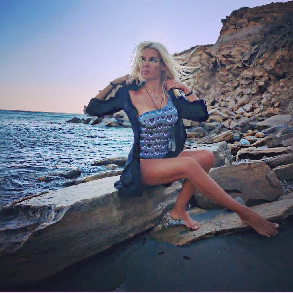 Εύη Φραγκάκη: Η πρώτη τηλεοπτική συνάντηση με την Ελένη και άγνωστες πτυχές της ζωής της (pics &vid)