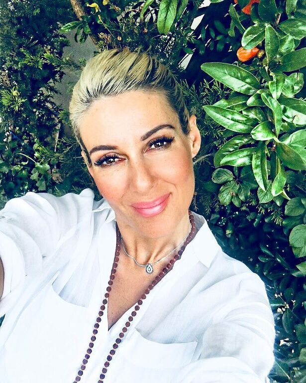 Εύη Φραγκάκη: Η πρώτη τηλεοπτική συνάντηση με την Ελένη και άγνωστες πτυχές της ζωής της (pics &vid)