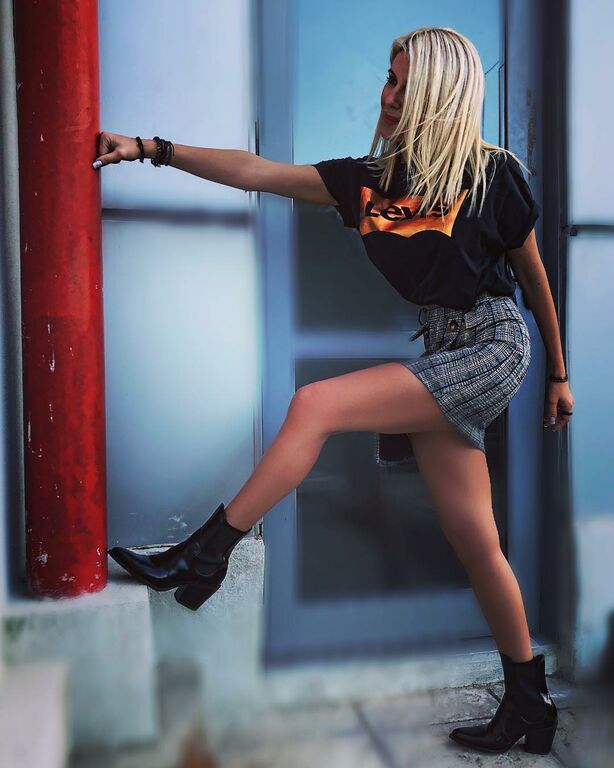 Εύη Φραγκάκη: Η πρώτη τηλεοπτική συνάντηση με την Ελένη και άγνωστες πτυχές της ζωής της (pics &vid)