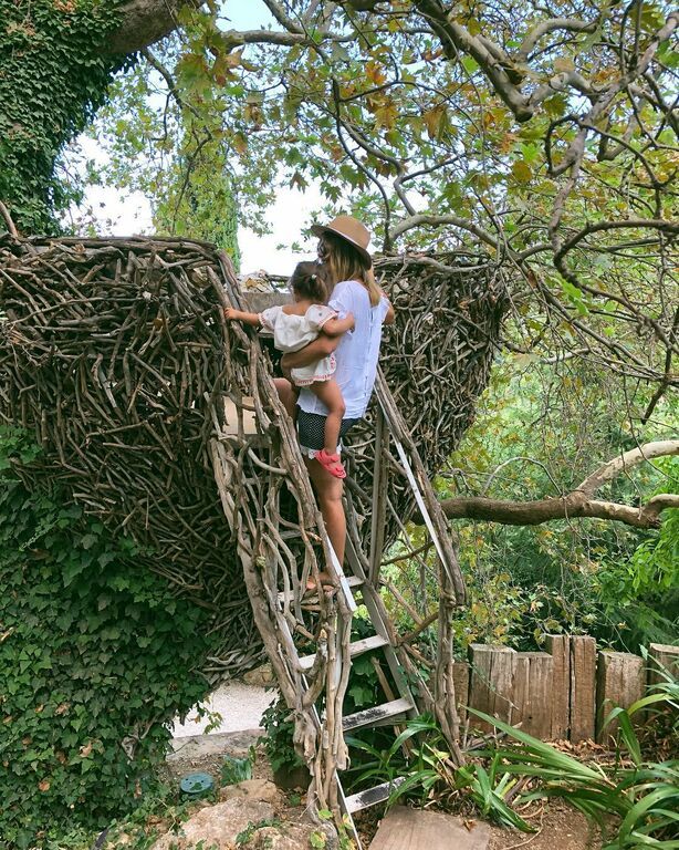 Δέσποινα Καμπούρη: Η ζωή της με την 2η κόρη της Χριστίνα μέσα από φωτογραφίες (pics)