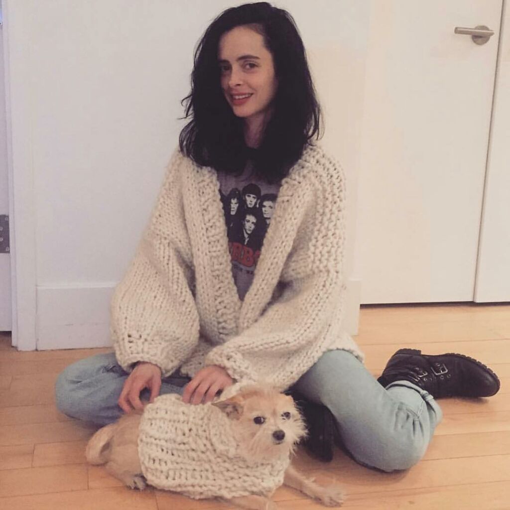 Έκπληξη! Ηθοποιός ανακοίνωσε την εγκυμοσύνη της στο κόκκινο χαλί (pics)