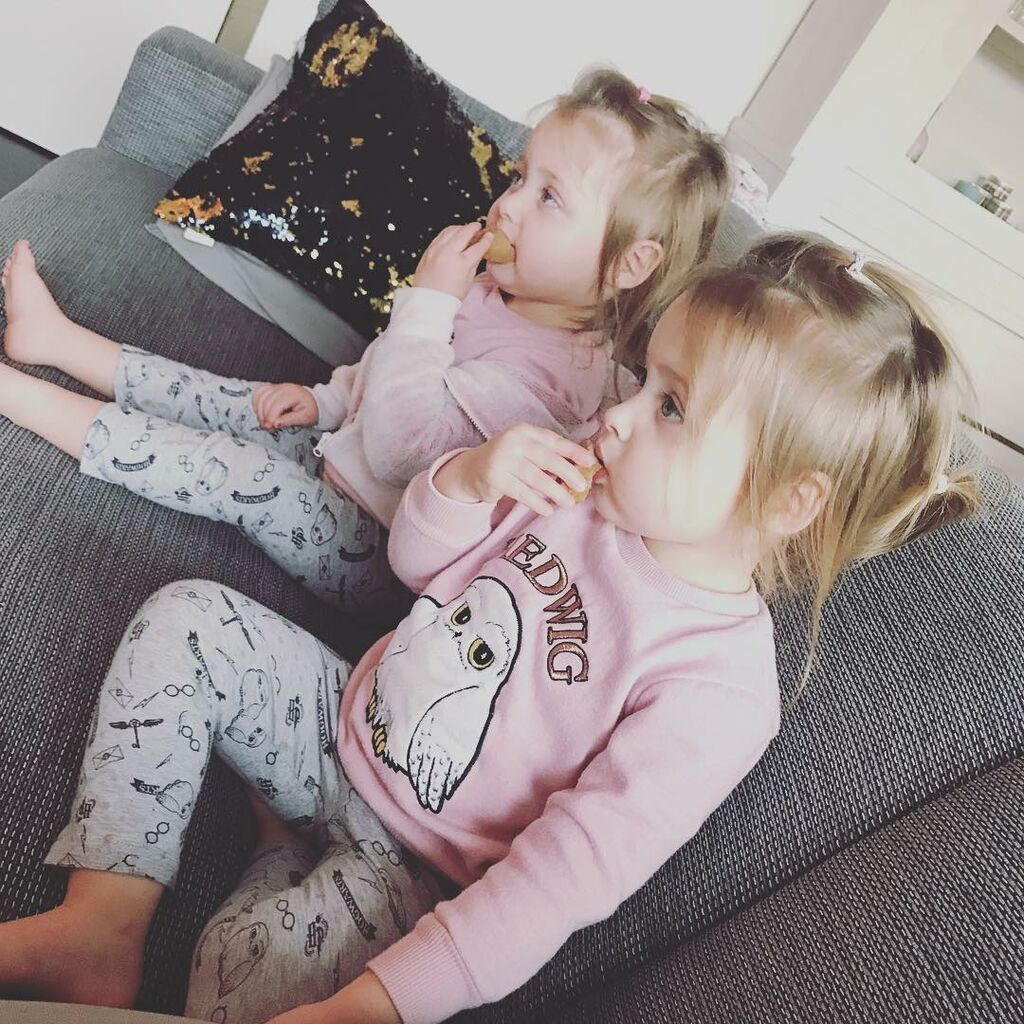 Είναι δίδυμα και είναι αξιολάτρευτα! Δείτε τα στις φωτογραφίες (pics) 