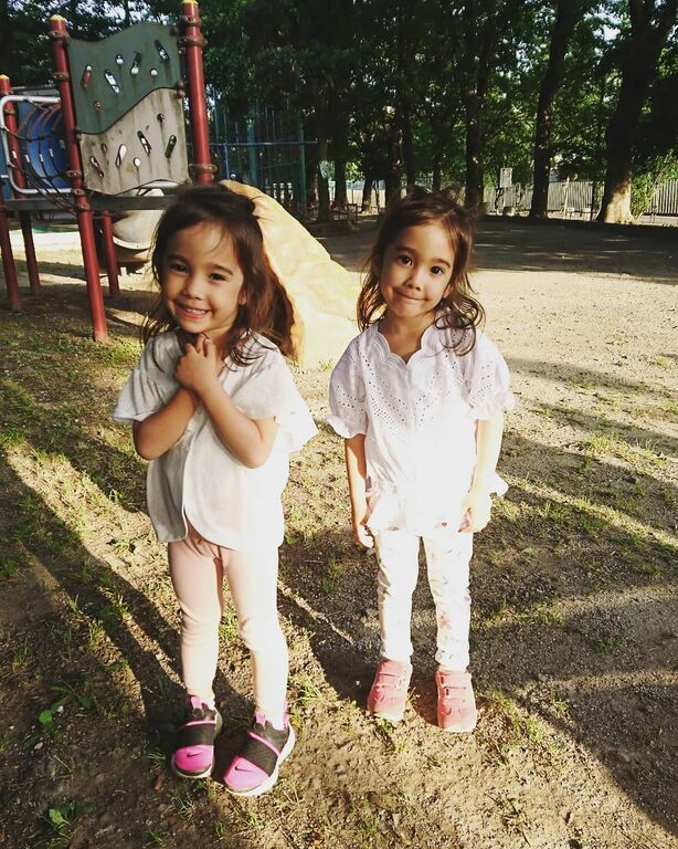 Η αδελφή μου και εγώ: Μια μοναδική σχέση μέσα από ξεχωριστές φωτογραφίες (pics)