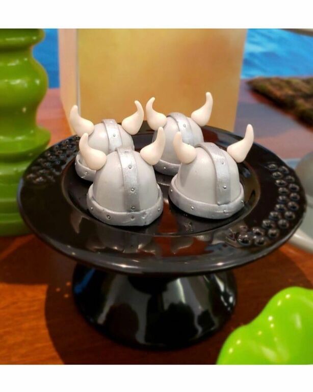 Πώς να εκπαιδεύσετε τον δράκο σας: Ιδέες για παιδικό πάρτι με θέμα τον «Φαφούτη» (pics)