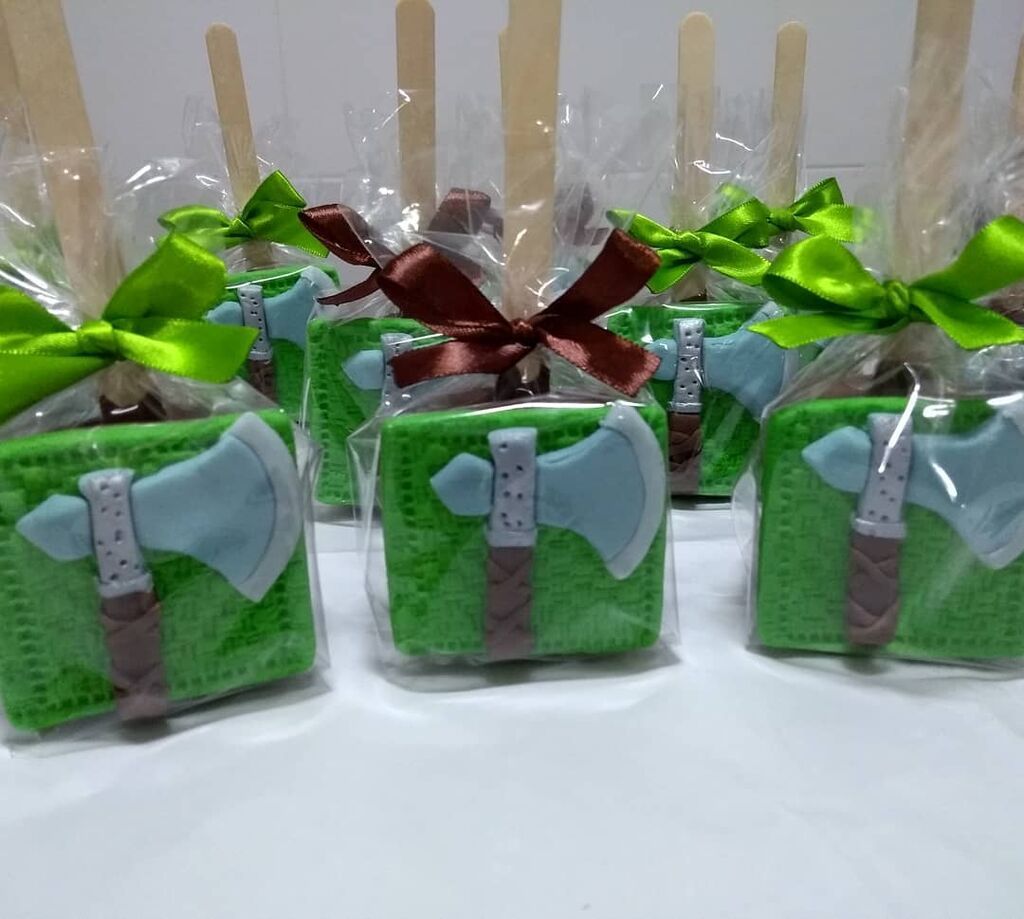 Πώς να εκπαιδεύσετε τον δράκο σας: Ιδέες για παιδικό πάρτι με θέμα τον «Φαφούτη» (pics)