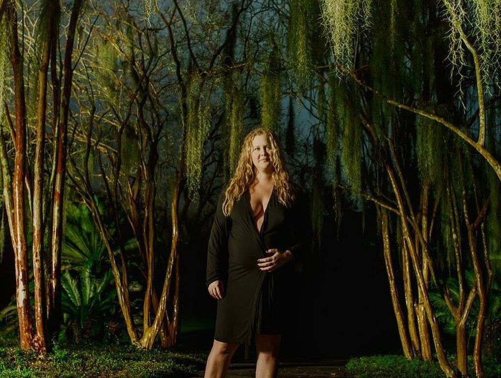 Λίγο πριν γεννήσει, η ηθοποιός ποζάρει γυμνή με τον πιο ανατρεπτικό τρόπο