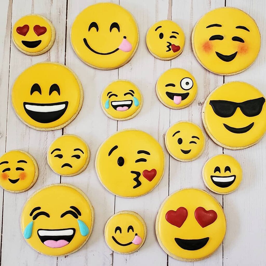 Emoji : Συνταγή και ιδέες για να διακοσμήσετε τα μπισκότα του πάρτι (vid & pics)