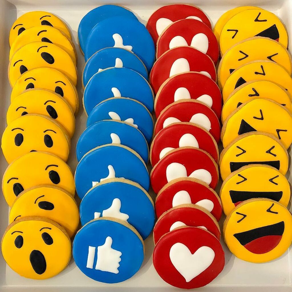 Emoji : Συνταγή και ιδέες για να διακοσμήσετε τα μπισκότα του πάρτι (vid & pics)