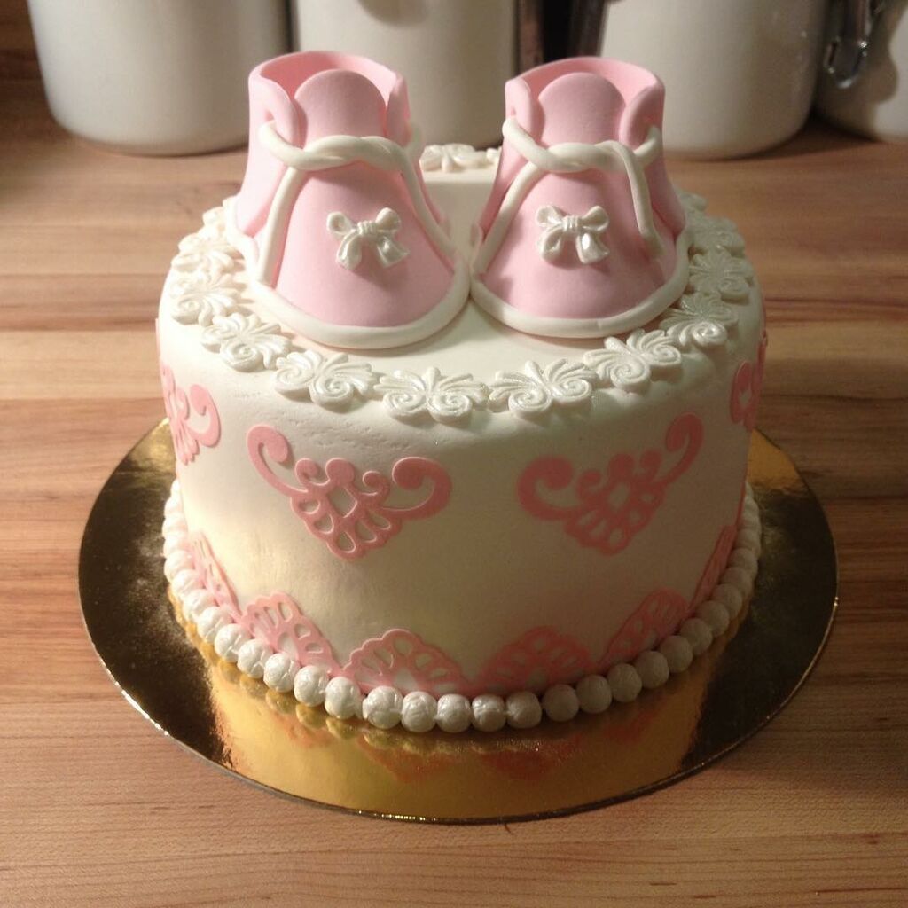 Περιμένετε κορίτσι; Ιδέες για να διακοσμήσετε την τούρτα του baby shower party (pics)