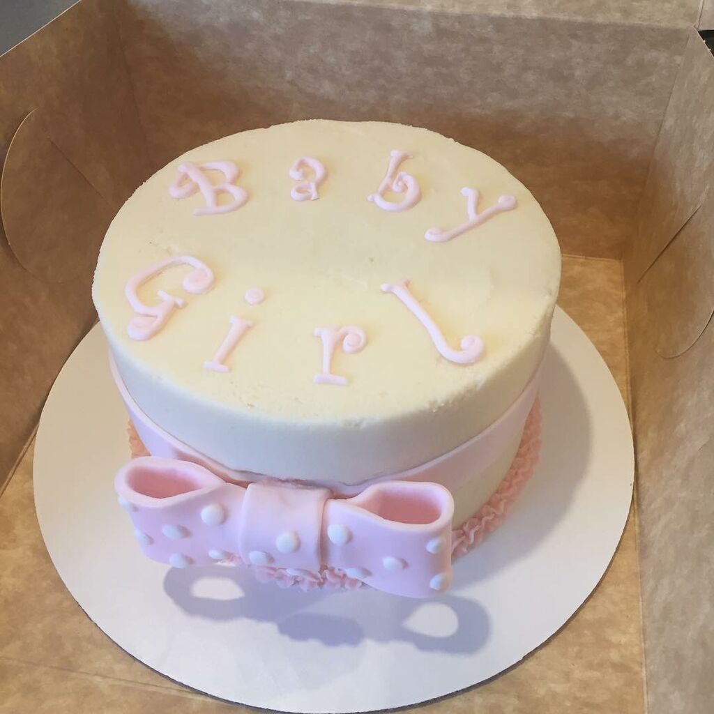 Περιμένετε κορίτσι; Ιδέες για να διακοσμήσετε την τούρτα του baby shower party (pics)