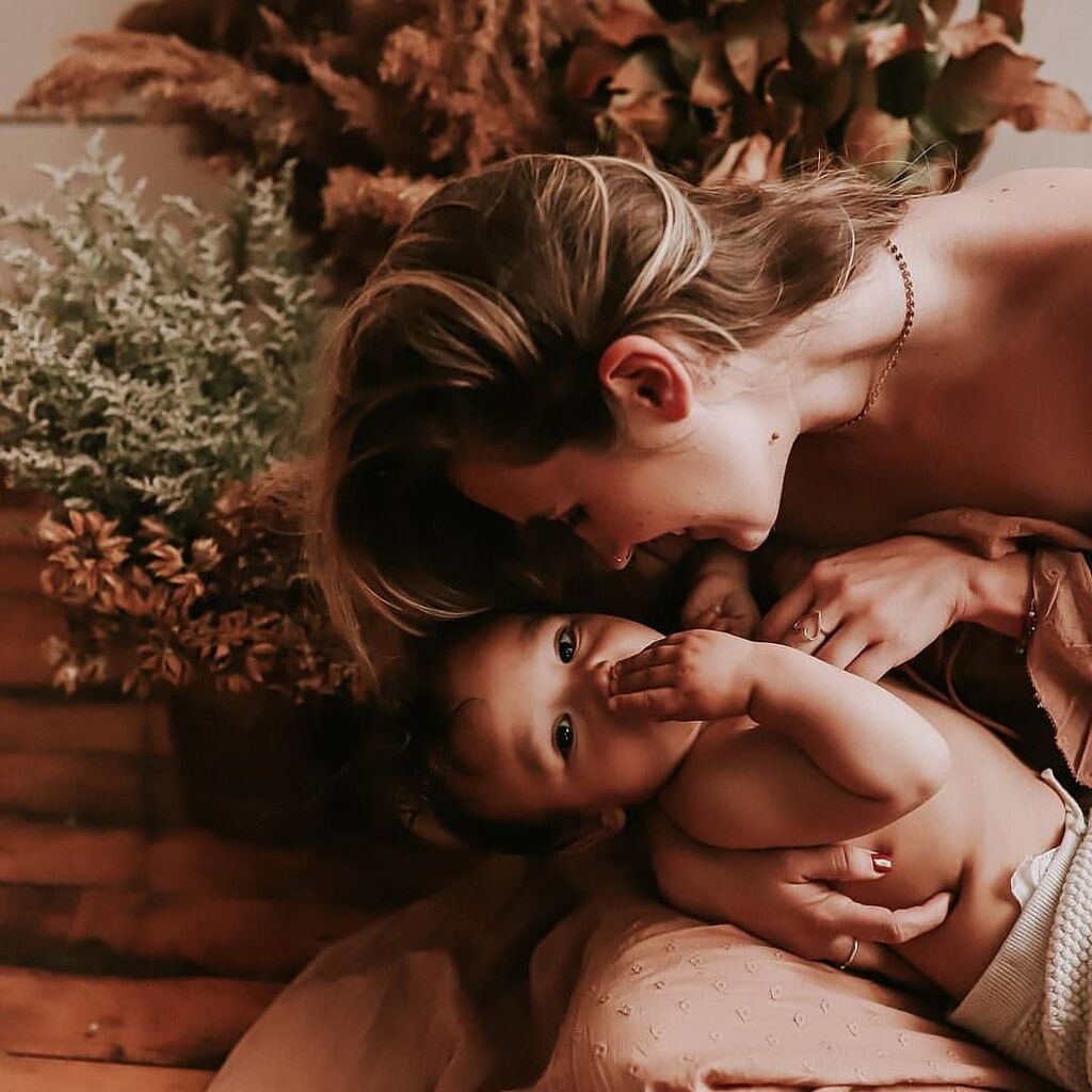 Οι πρώτοι μήνες της μητρότητας είναι η πιο όμορφη περίοδος (pics)