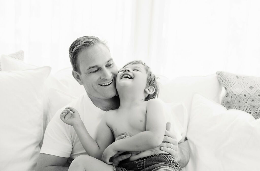 Αχ αυτός ο μπαμπάς μου: Είναι τόσο τρυφερός – Δείτε στις φωτογραφίες πόσο! (vid)