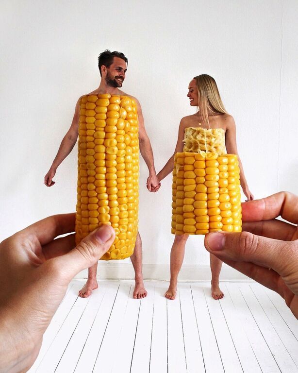 Ντύνονται φρούτα και λαχανικά και φωτογραφίζονται – Δείτε αυτή την απίθανη οικογένεια! (pics) 