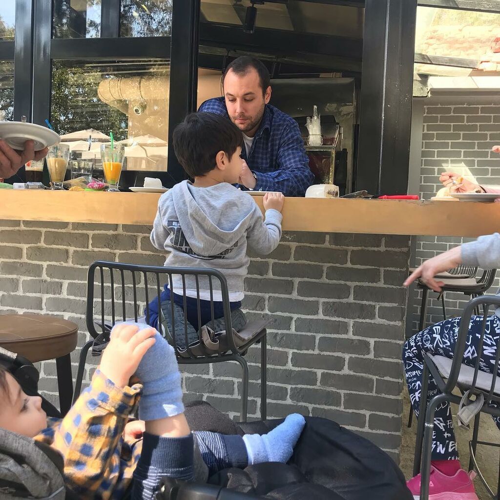 Ελένη Καρποντίνη-Βασίλης Λιάτσος: Δείτε τι κάνουν όταν κοιμούνται τα παιδιά (pics)