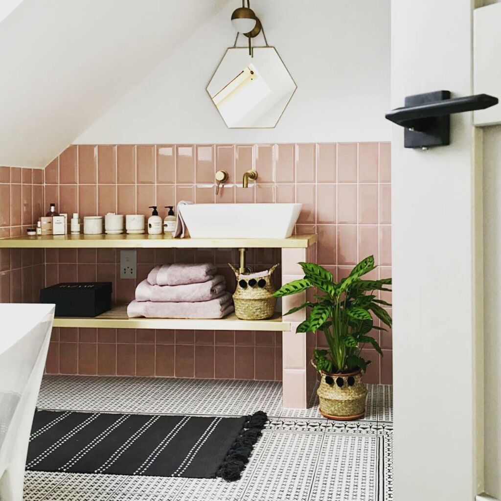 Φέρτε την άνοιξη στο μπάνιο σας: Εντυπωσιακές διακοσμητικές ιδέες με φυτά (vid)