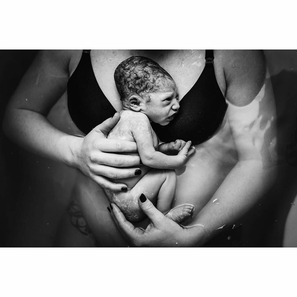 Φωτογράφος μας δείχνει τις ωραιότερες φωτογραφίες γέννησης που απαθανάτισε με τον φακό της (pics)