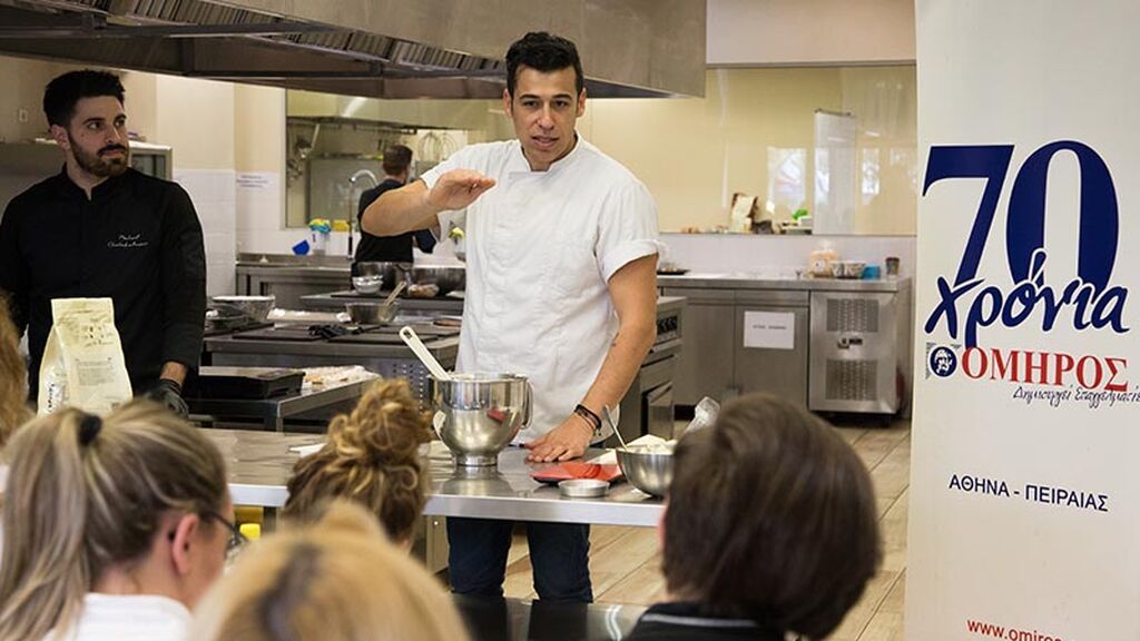 Νικόλας Στράγγας: Ζαχαροπλαστική από τη Δανία ως το ΙΕΚ ΟΜΗΡΟΣ! 