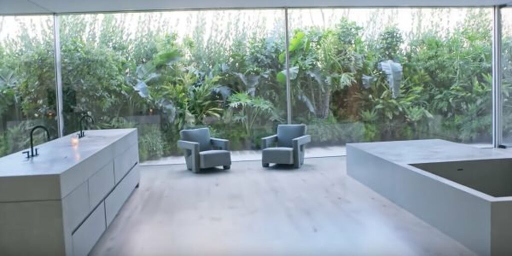 Τι ειναι αυτό; Κάποιο χημικό εργαστήριο;