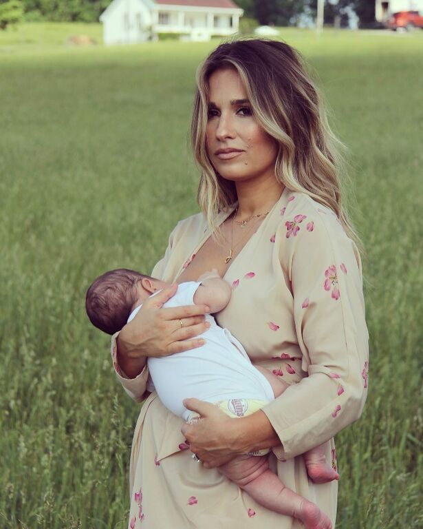 Με αφορμή τα πρώτα γενέθλια του γιου της δημοσίευσε αυτή την τρυφερή φωτογραφία (pics)  