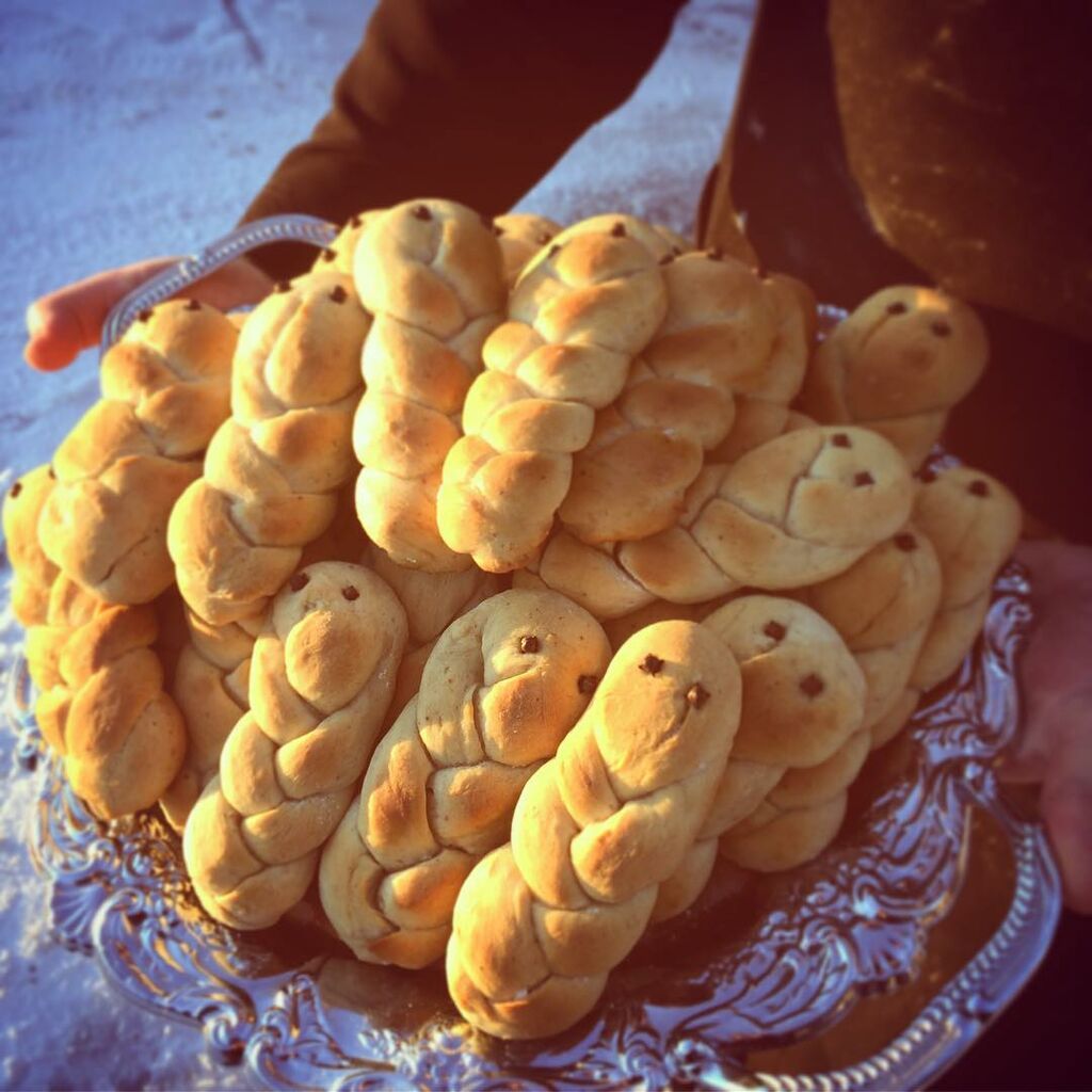 Λαζαράκια: η συνταγή για να τα φτιάξετε, τα πάντα για το έθιμο και τα κάλαντα του Λαζάρου