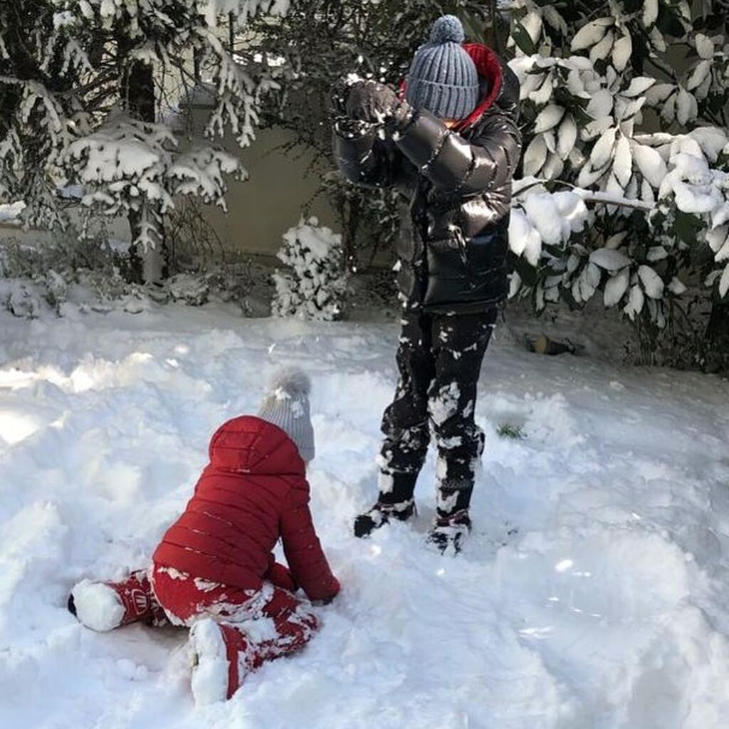 Νίκος Χατζηνικολάου: Ποζάρει με τους γιους και την κόρη του, ρίχνοντας το διαδίκτυο (pics)