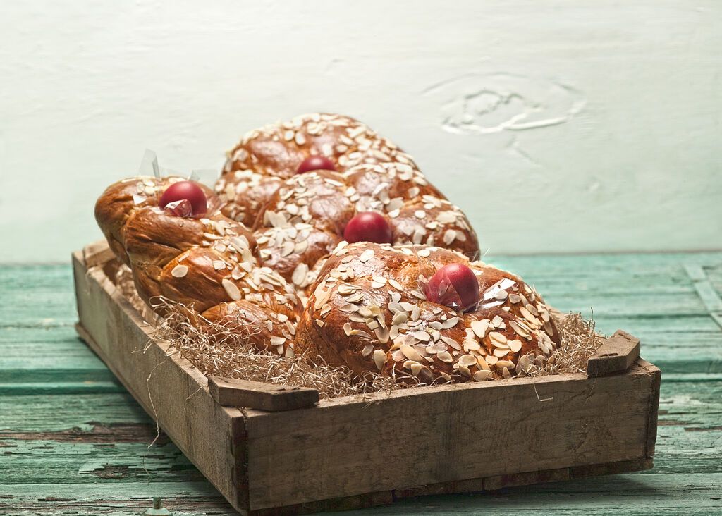 PAPASPIROU: Πάσχα μαζί! Γιορτάζουμε, τσουγκρίζουμε, απολαμβάνουμε, ταξιδεύουμε