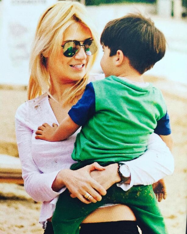 Έτσι είναι πραγματικά στην καθημερινότητά της η Φαίη Σκορδά (pics)