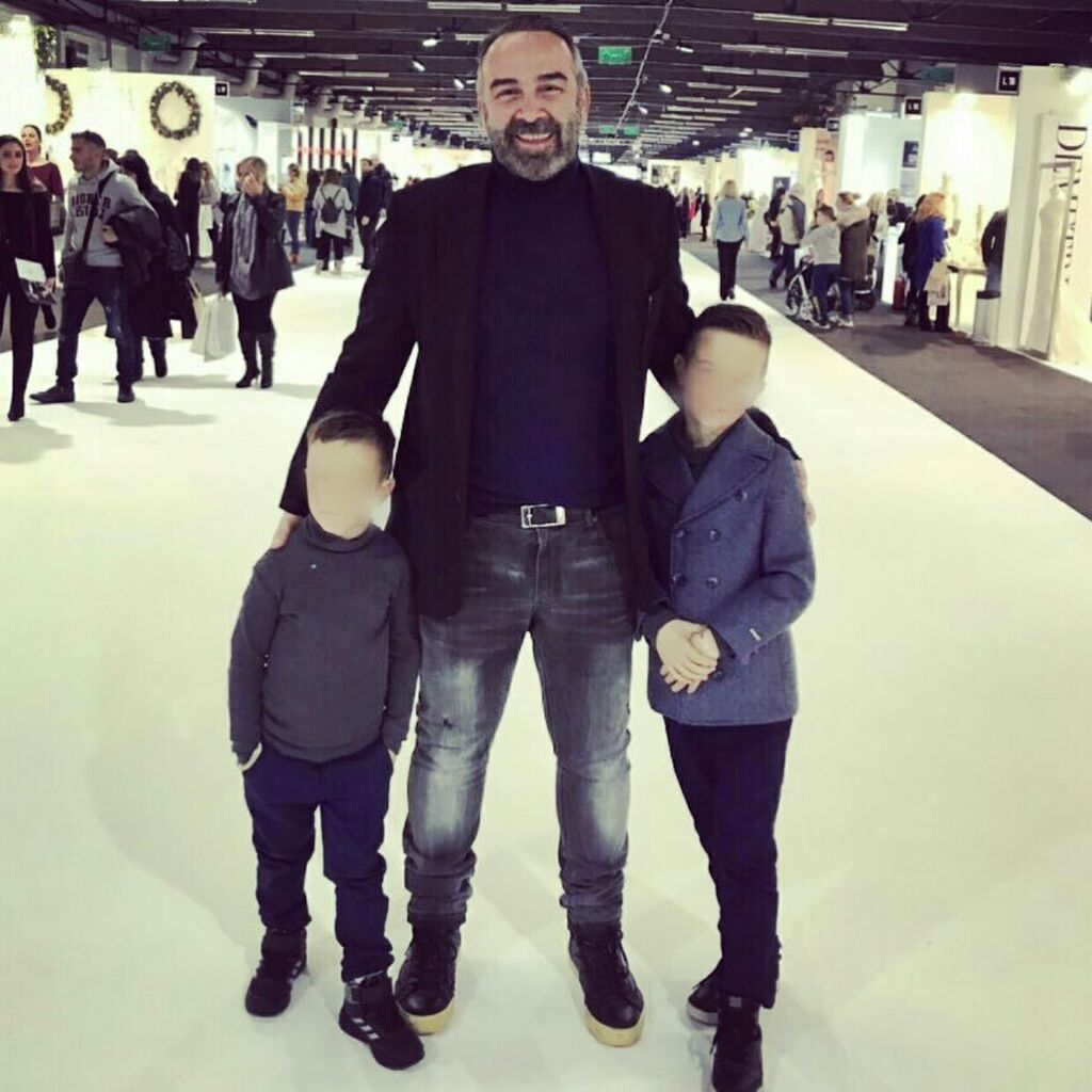 Ο γιος του έβαλε γκολ και ο Έλληνας παρουσιαστής το πανηγύρισε με μια ανάρτηση στο Instagram (pics) 