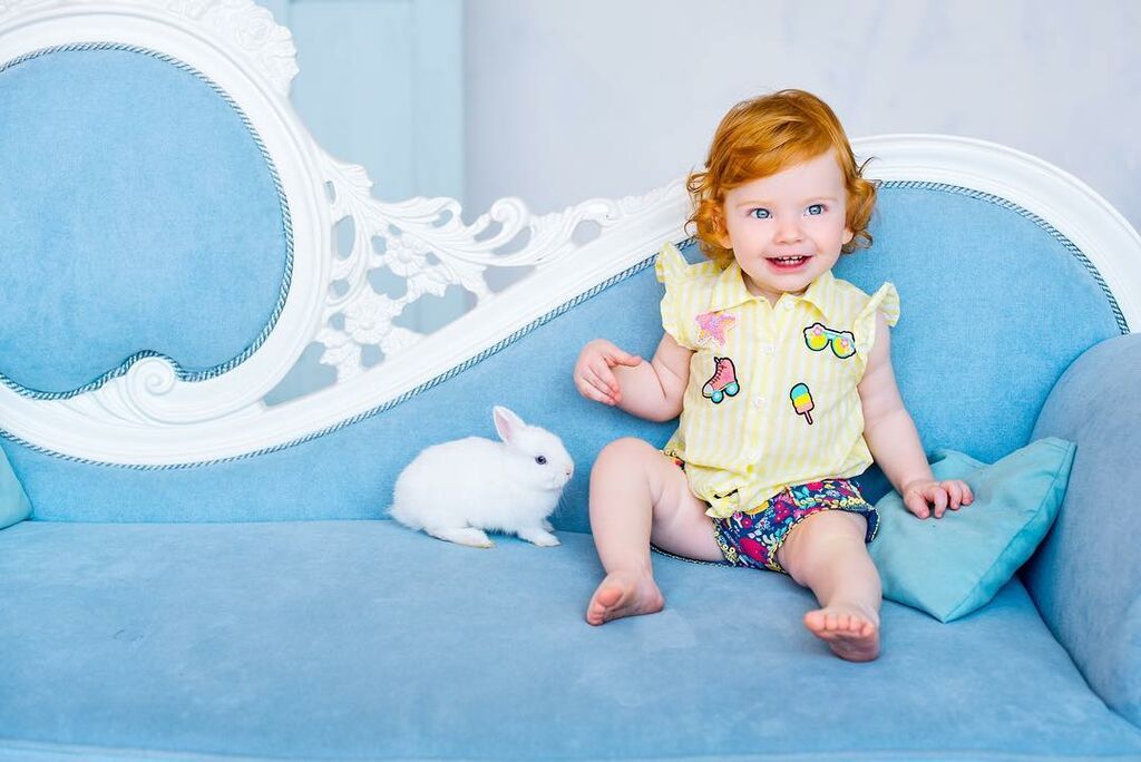 Παιδιά φωτογραφίζονται με το λαγουδάκι του Πάσχα - Ό,τι πιο χαριτωμένο έχετε δει! (pics)