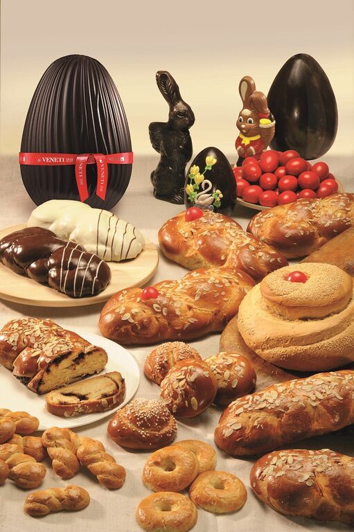 Νηστίσιμο τσουρέκι από την ΒΕΝΕΤΗ  και άλλα πασχαλινά τσουρέκια 