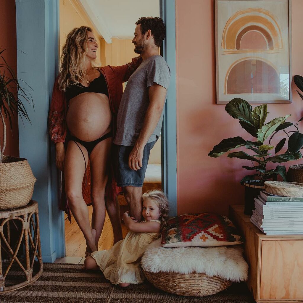 Φωτογραφίες εγκυμοσύνης: Γυναίκες φωτογραφίζονται μαζί με τα μεγαλύτερα παιδιά τους (pics)