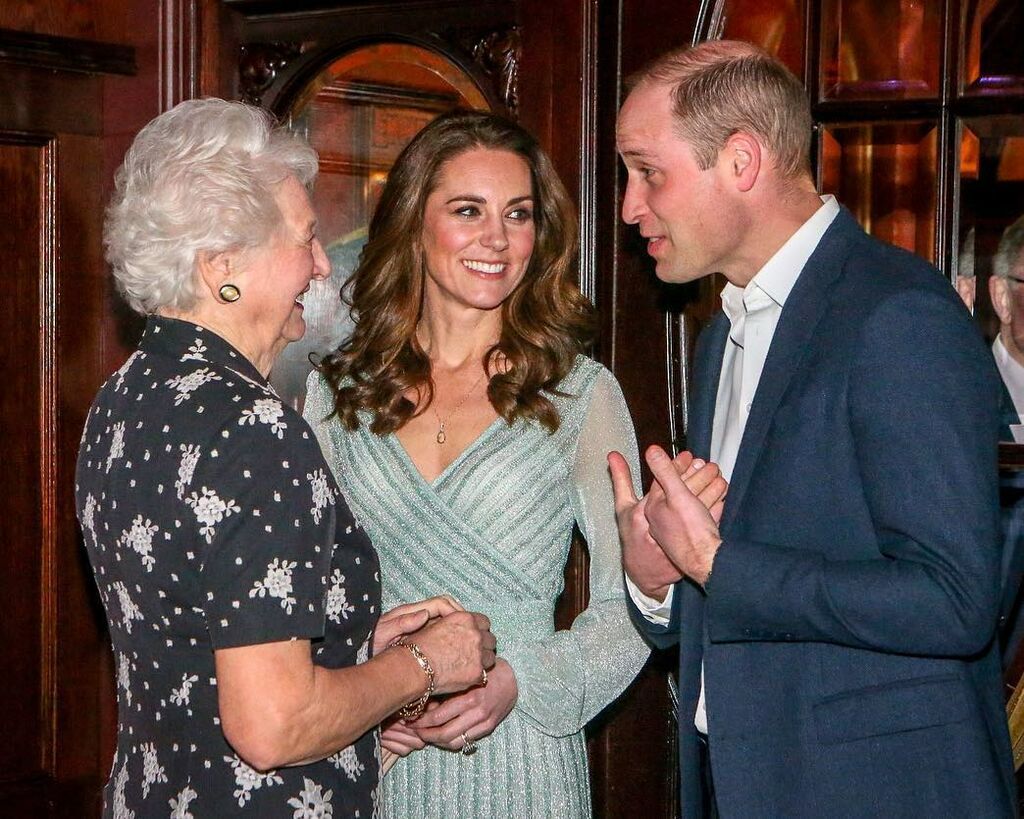 Λάμψτε το βράδυ της Ανάστασης με τα χτενίσματα της Kate Middleton (pics)