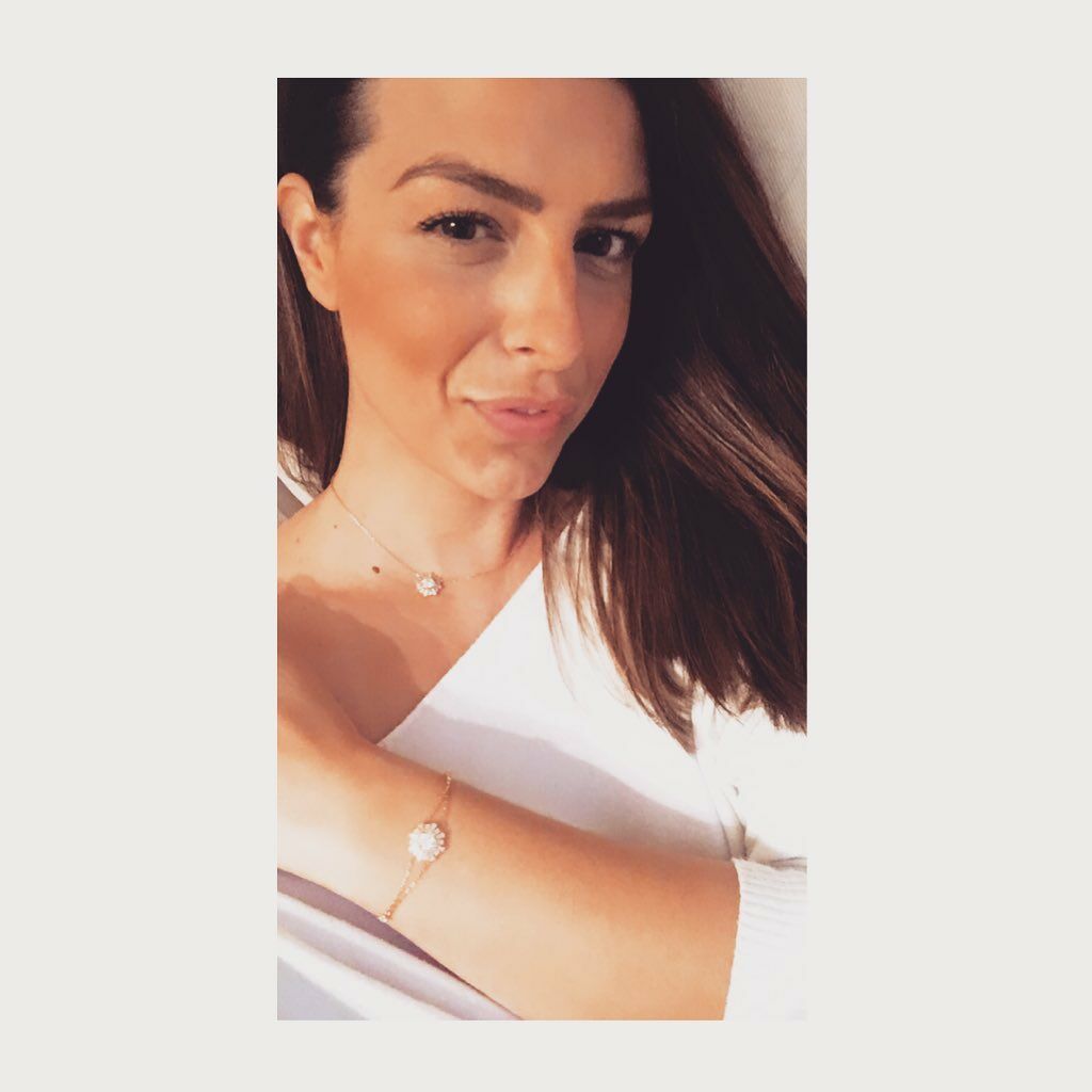 Κατερίνα Κόκλα: «3 Νοέμβρη είχα την ευλογία να γίνω μανούλα... μετά απο 9 ώρες αφόρητους πόνους γεννήθηκε το αγοράκι μου...???αν μου έλεγαν την ίδια στιγμή να ξανά περάσω τους ίδιους πόνους πάλι απο την αρχή θα έλεγα ΝΑΙ... αυτή ειναι η δύναμη της Μάνας..