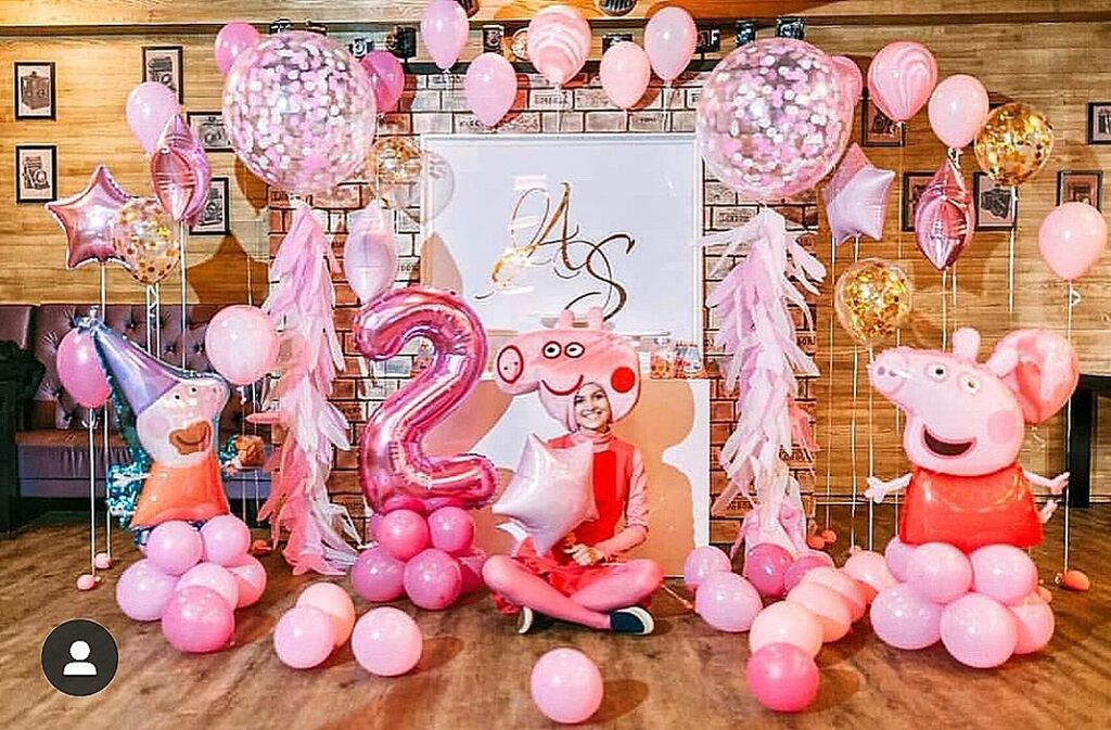 Μπορείτε να καλέσετε έναν άνθρωπο για να σας απασχολήσει τα παιδιά κατά τη διάρκεια του πάρτι. Χρειάζεται όμως λίγο ψάξιμο προκειμένου αυτός ή αυτή που θα έρθει να μπορεί να κρατήσει ζωηρό το ενδιαφέρον των μικρών παιδιών.