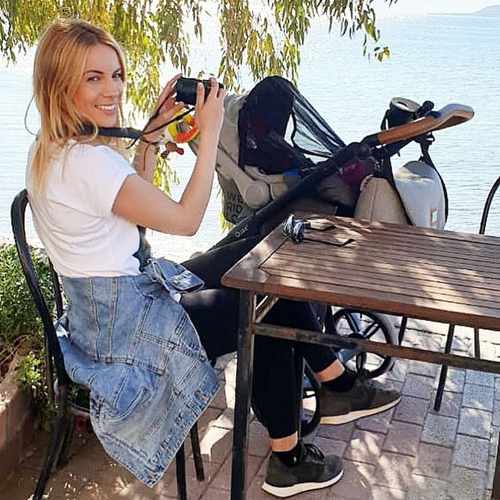 Φλορίντα Πετρουτσέλι - Μαρία Λουίζα Βούρου: Φωτογραφίζονται μαζί με τα μωρά τους (pics) 