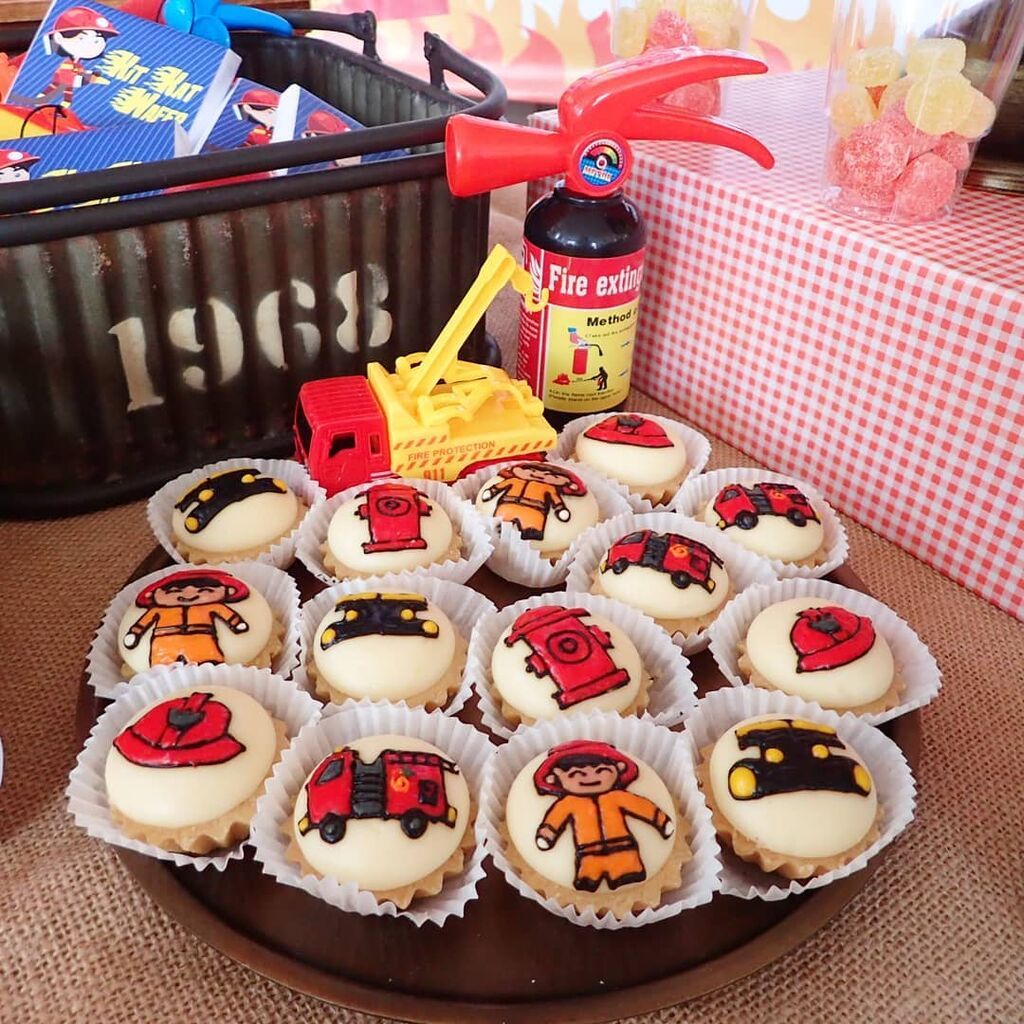 «Όταν μεγαλώσω θέλω να γίνω πυροσβέστης»: Ιδέες για πάρτι γενεθλίων (pics) 