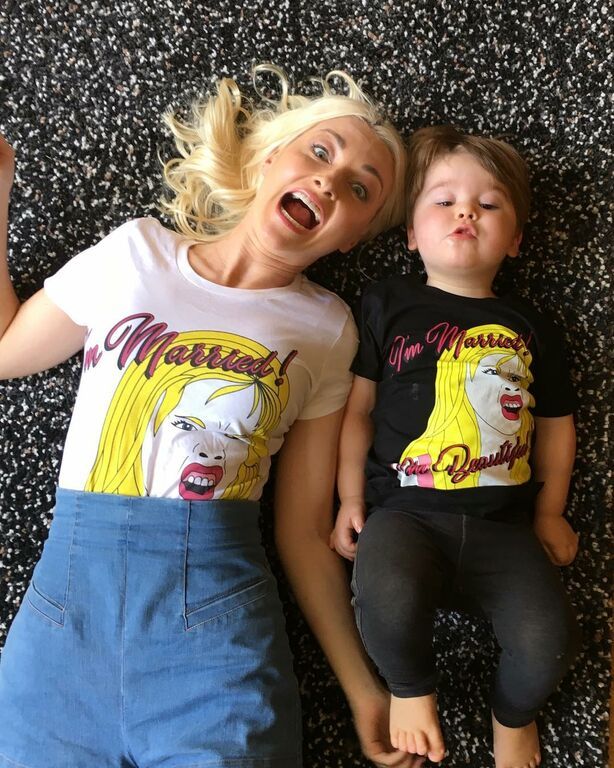 Ο μικρός Ernie της έχει κλέψει την καρδιά!