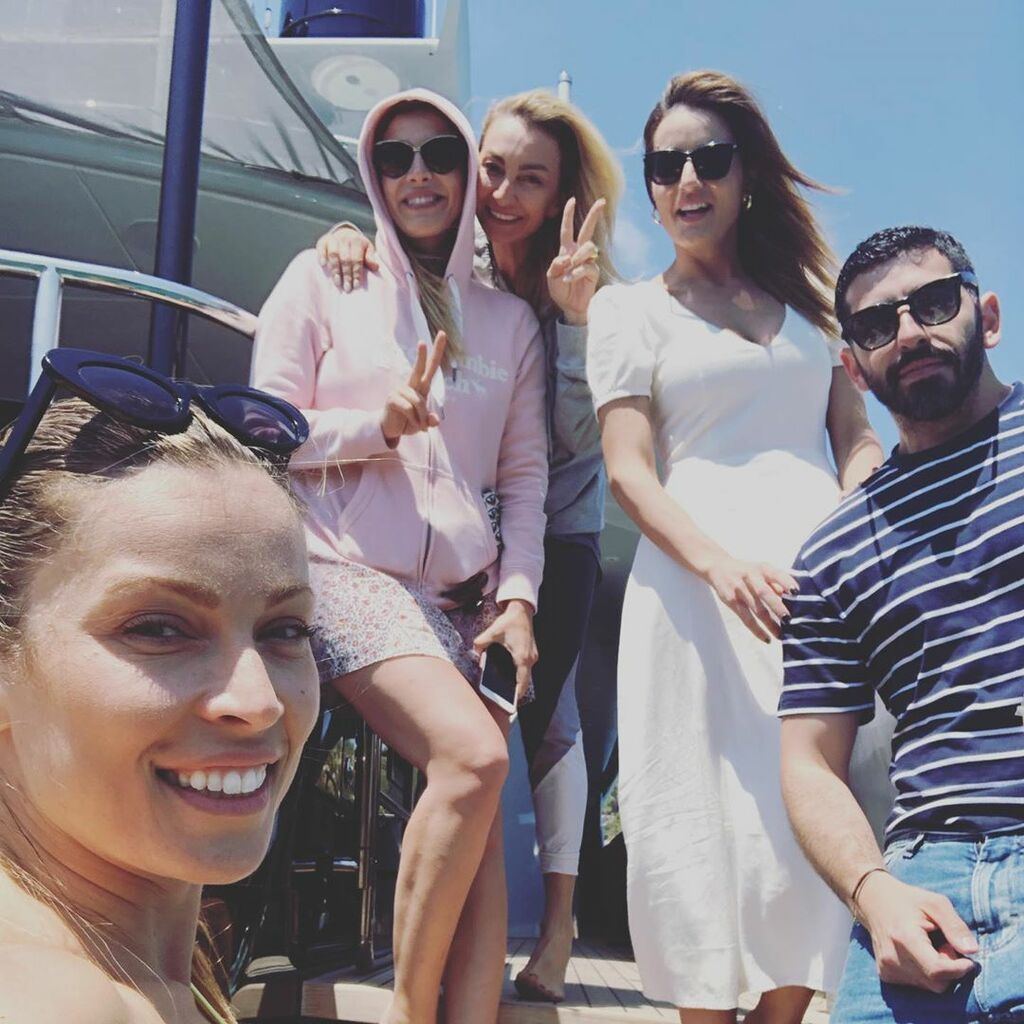 Παρέα με φίλους στις Σπέτσες