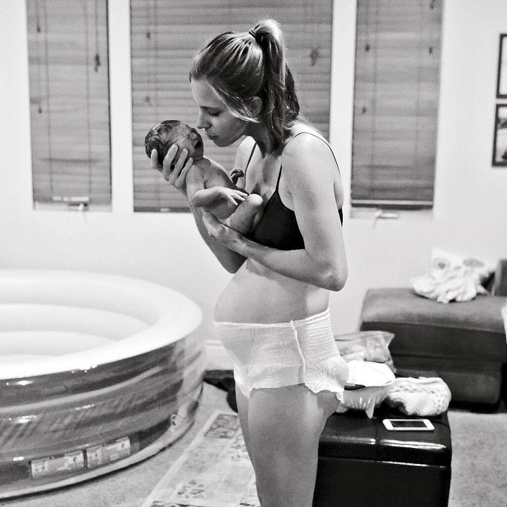 Φωτογράφος εξυμνεί το γυναικείο σώμα μέσα από αυτές τις φωτογραφίες (pics) 