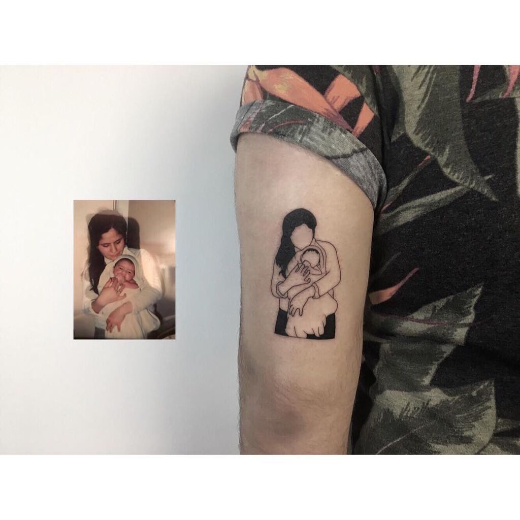 Καλλιτέχνης μετατρέπει φωτογραφίες σε μοναδικά τατουάζ (pics) 