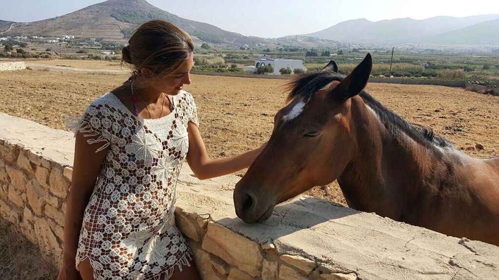 Η Σταματίνα έχει γενέθλια - Η έκπληξη των συνεργατών της (pics&vid)