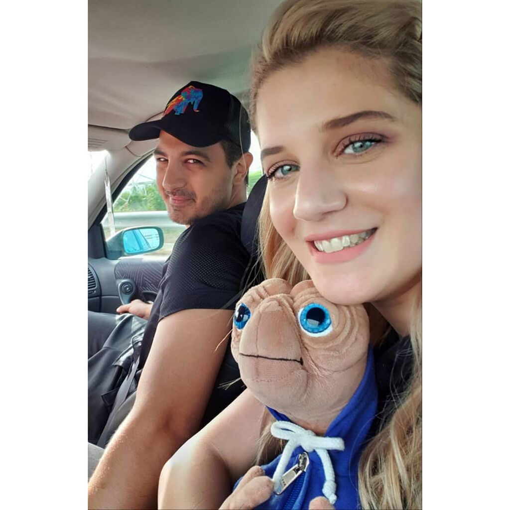 Η οικογένεια αποφάσισε να πάει στον Εθνικό Κήπο στο Ζάππειο. Μια βόλτα που έκαναν οι δυο τους πριν αρκετά χρόνια.